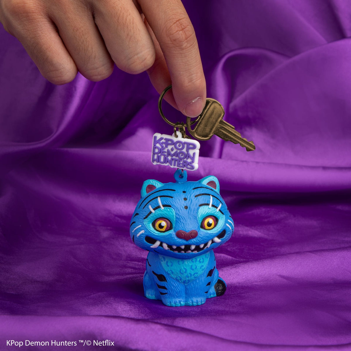 CINEREPLICAS: KPOP DEMON HUNTERS - SQUISHY KEYCHAIN  - DERPY TIGER 4895205626256