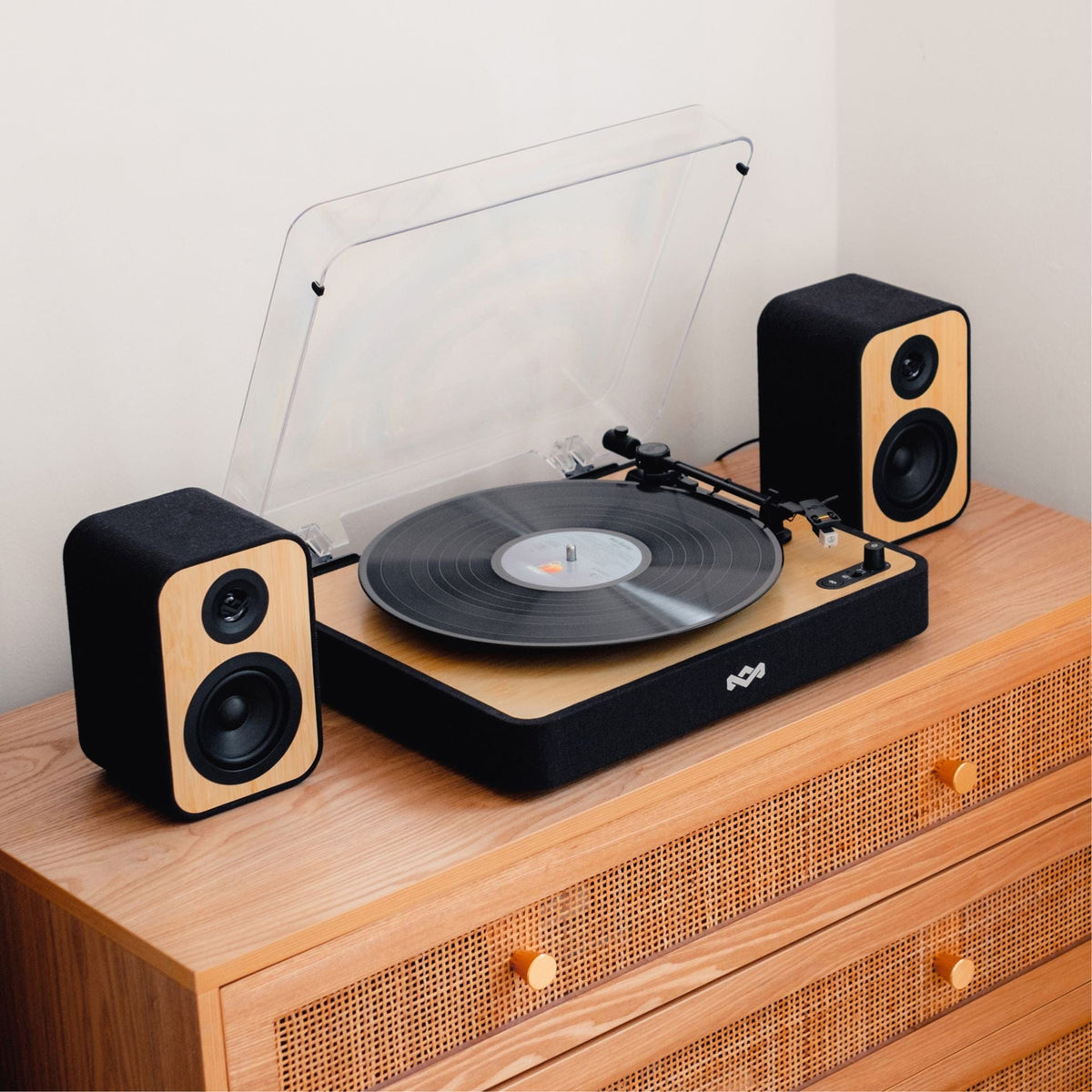 HOUSE OF MARLEY REVOLUTION BT TURNTABLE WITH SPEAKERS SIGNATURE BLACK 846885011379