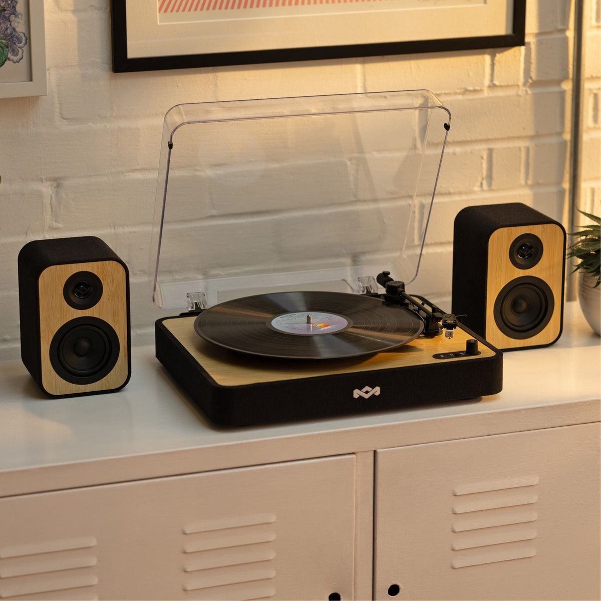 HOUSE OF MARLEY REVOLUTION BT TURNTABLE WITH SPEAKERS SIGNATURE BLACK 846885011379