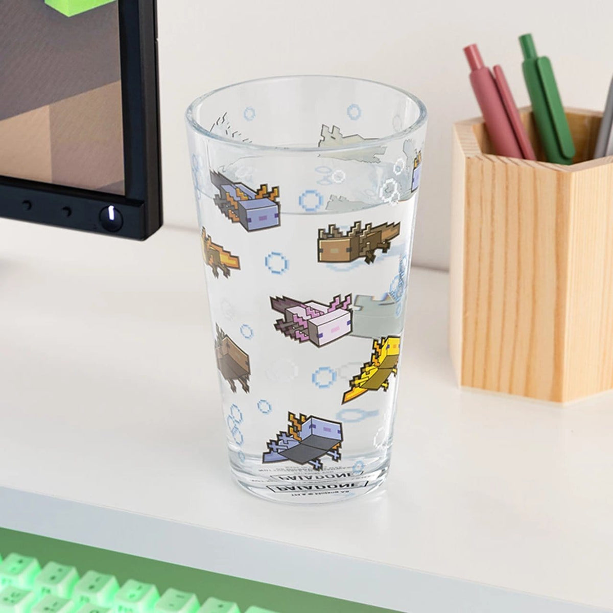 PALADONE Minecraft Axolotl Glass 5056577761214