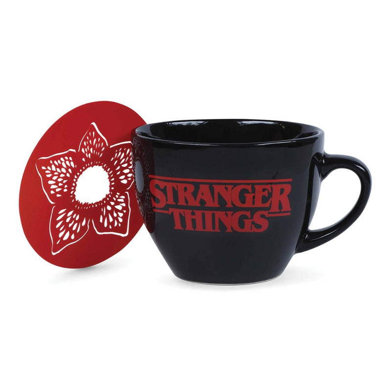 PYRAMID STRANGER THINGS (THE WORLD IS TURNING UPSIDE DOWN) MUG AND STENCIL 5050574257770