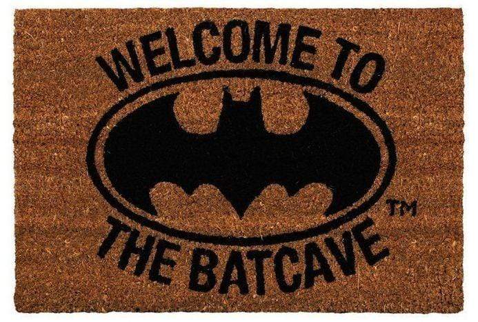 BATMAN (WELCOME TO THE BATCAVE) PREDPRAŽNIK PYRAMID 5050293850214