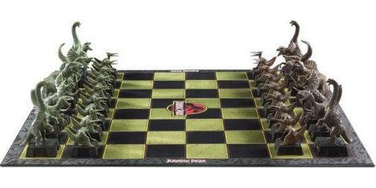 NOBLE COLLECTION - UNIVERSAL - JURASSIC PARK CHESS SET 849421007133
